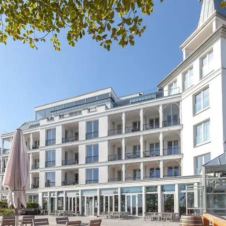 FIRST Windjammer Apartment